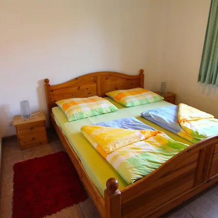 Reriker Sonnenhaus Erdgeschoss, Familie Kraus Lejlighed Neu Gaarz